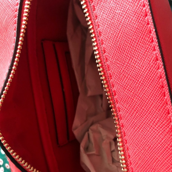 Cute coral crossbody - Picture 3 of 3